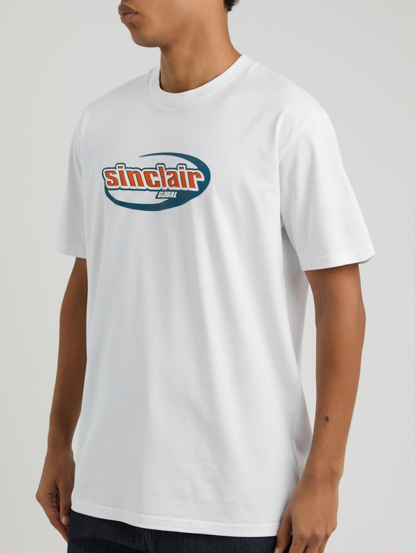 SINCLAIR ITALICS GLOBAL LOGO TEE WHITE